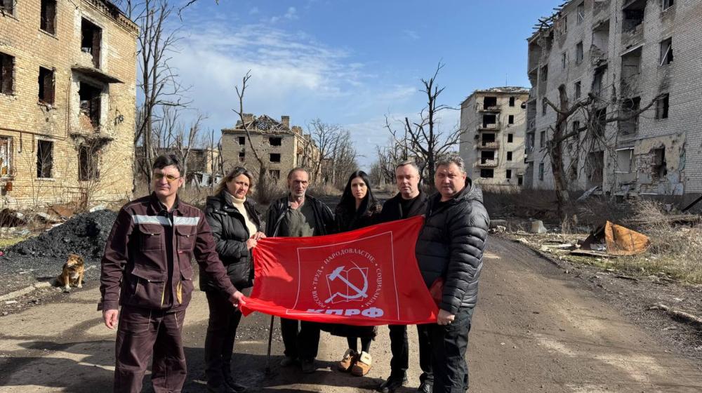 Донецкие и Ростовские коммунисты посетили город Красногоровку с гуманитарной миссией
