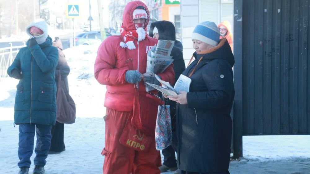 Омск. Красные палатки встречают весну