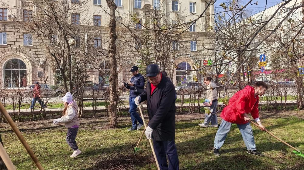 Фракция КПРФ в Самарской Губернской Думе приняла участие в общегородском субботнике