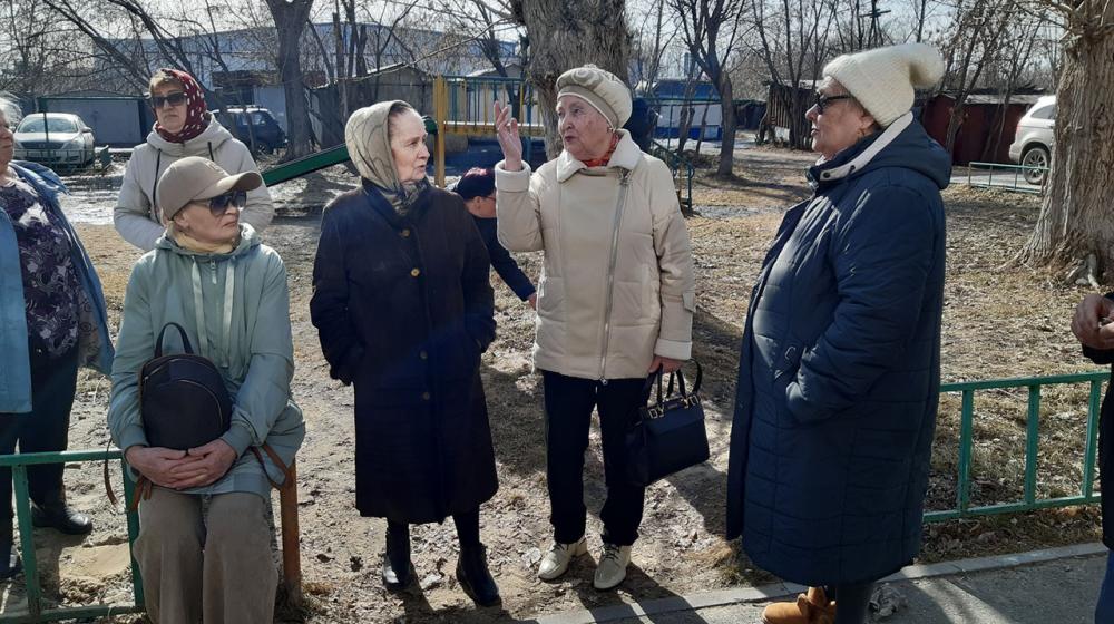 Тюменская область. Депутат КПРФ Тамара Казанцева взяла на контроль многочисленные проблемы жителей улицы Вербная