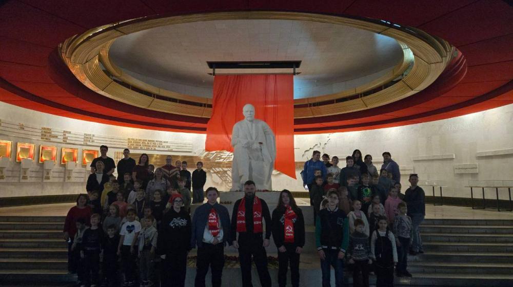 Ленинский субботник в Ленинских горках