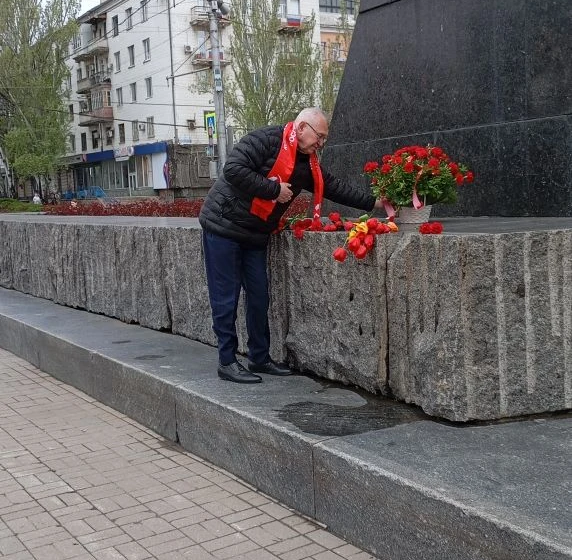 Донецкие коммунисты достойно встретили Ленинский день