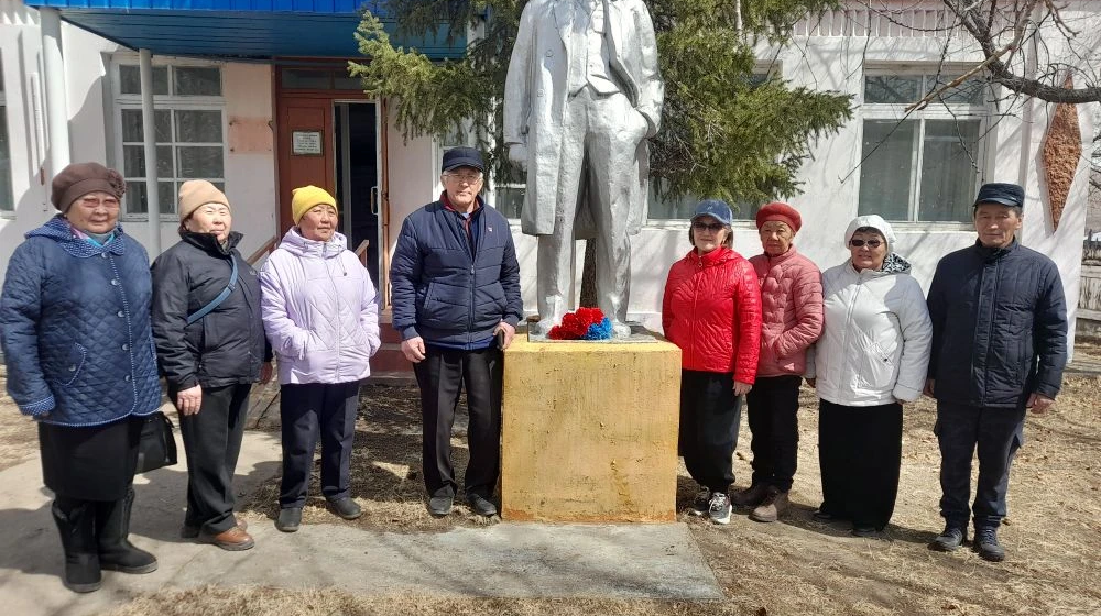 Приём в пионеры, уроки, митинги и возложения цветов — коммунисты Забайкалья отметили день рождения Владимира Ленина