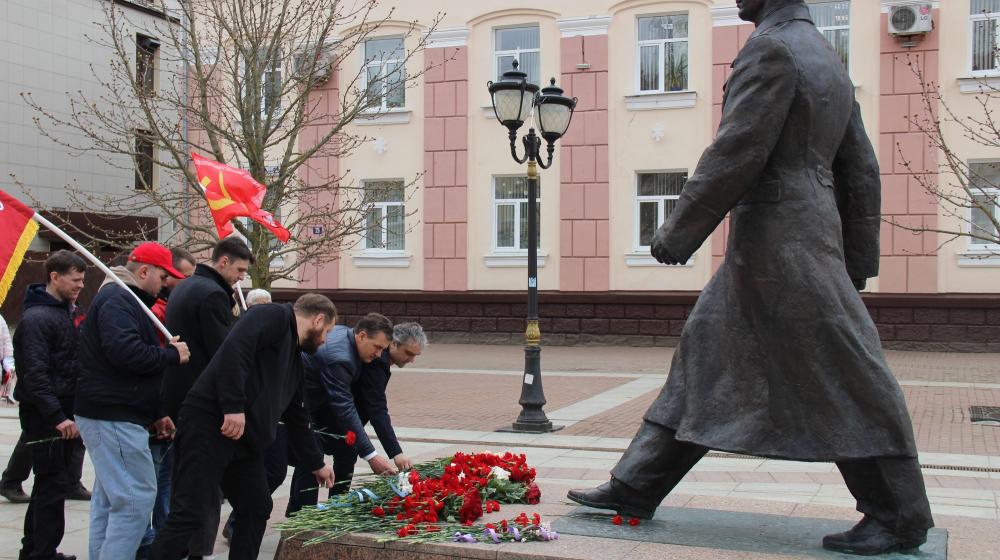 Коммунисты в Брянске отметили 65-летие первого полёта человека в космос