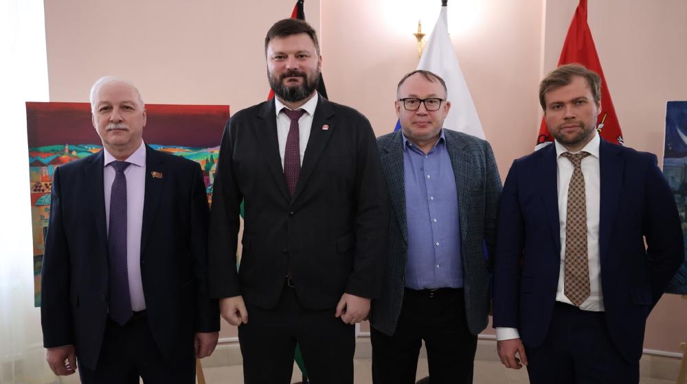 Коммунисты Москвы открыли выставку «Мечта Палестины 2026»