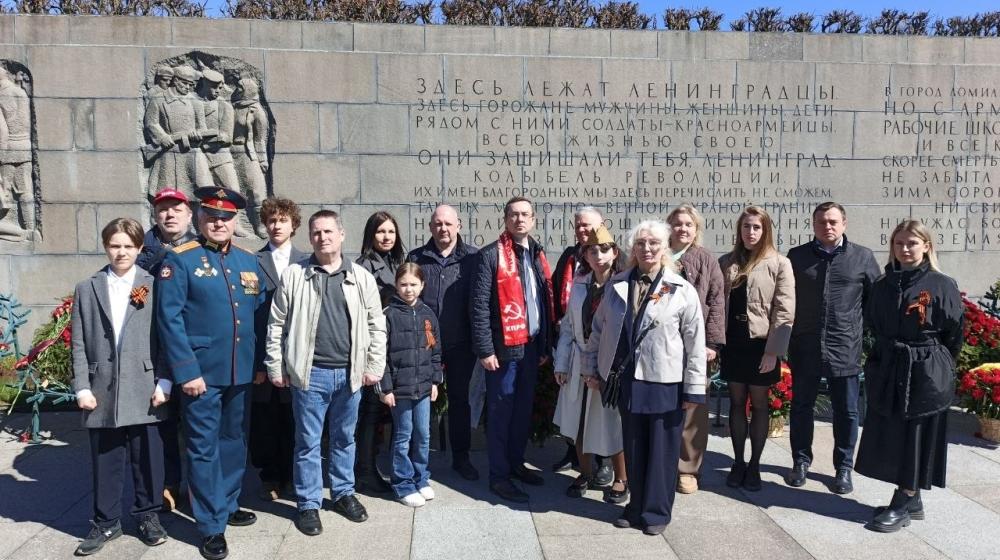 В районах города трех революций коммунисты провели мероприятия в честь Дня Победы