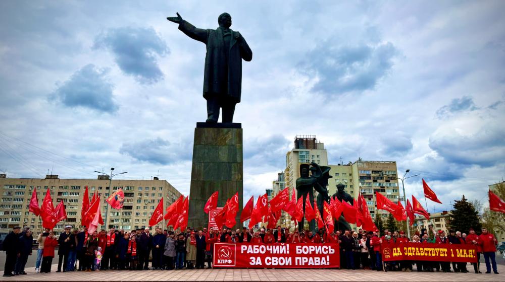 Красный Первомай на Волге: Нижегородские коммунисты вышли на улицы вопреки давлению властей