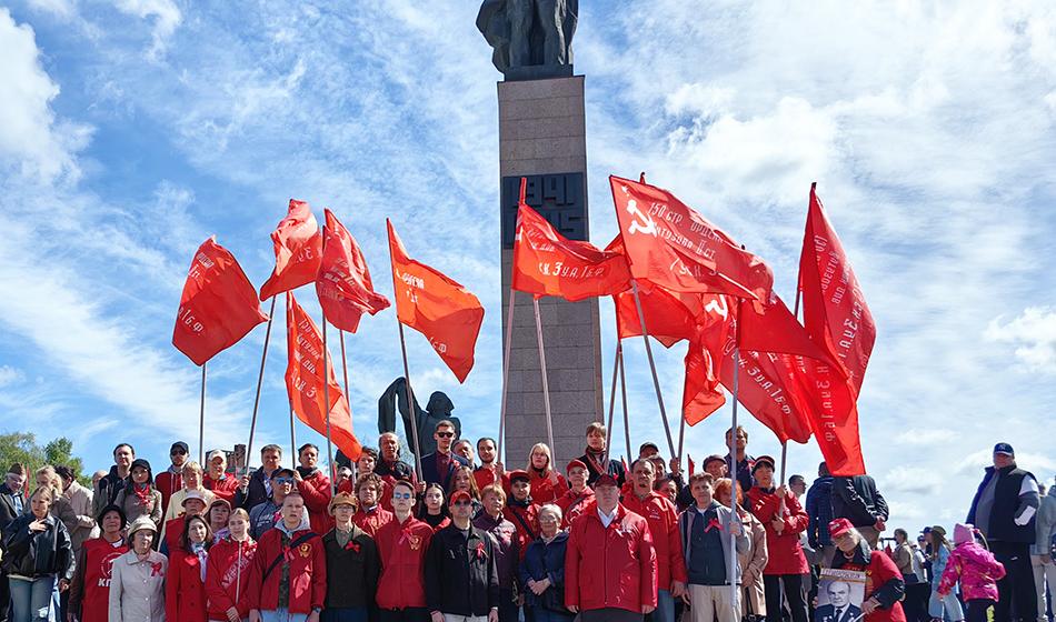 В Иванове коммунисты и сторонники КПРФ приняли участие в праздновании Дня Победы