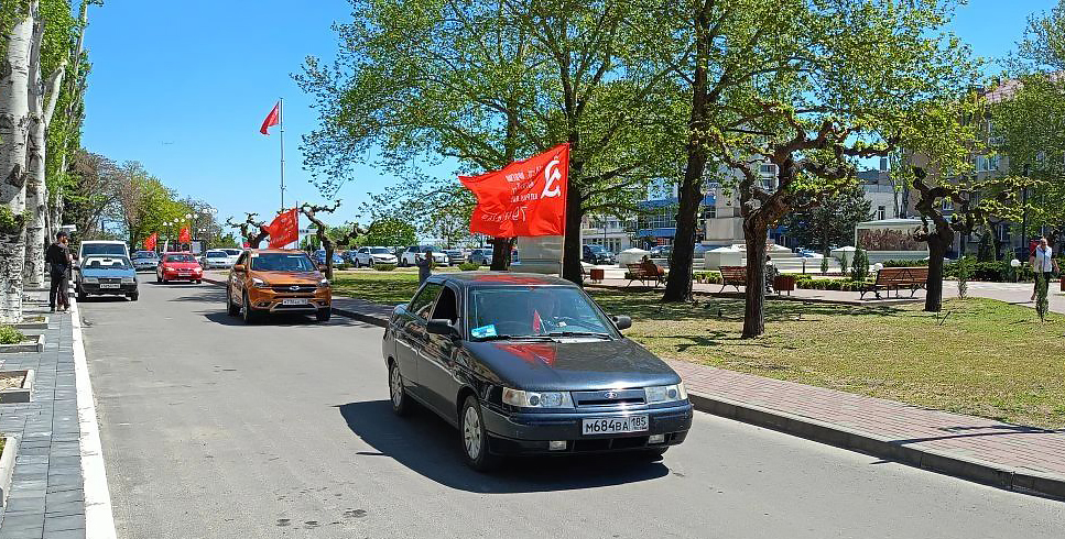 Запорожский обком КПРФ провел автопробег накануне Дня Победы