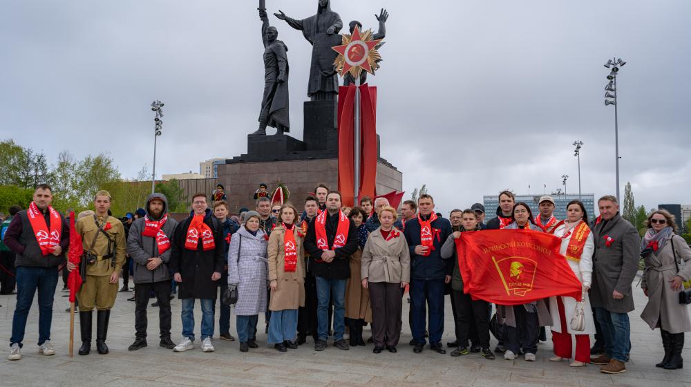 День Победы в Перми. Коммунисты приняли участие в общегородской церемонии возложения цветов