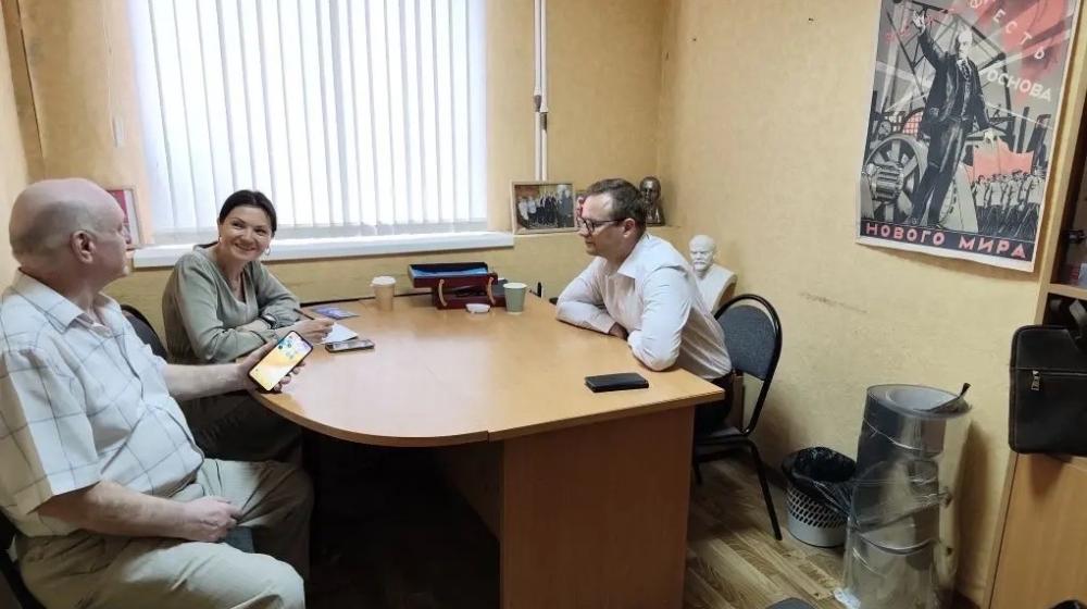 Владимир Исаков провёл приём населения в г. Новомосковск