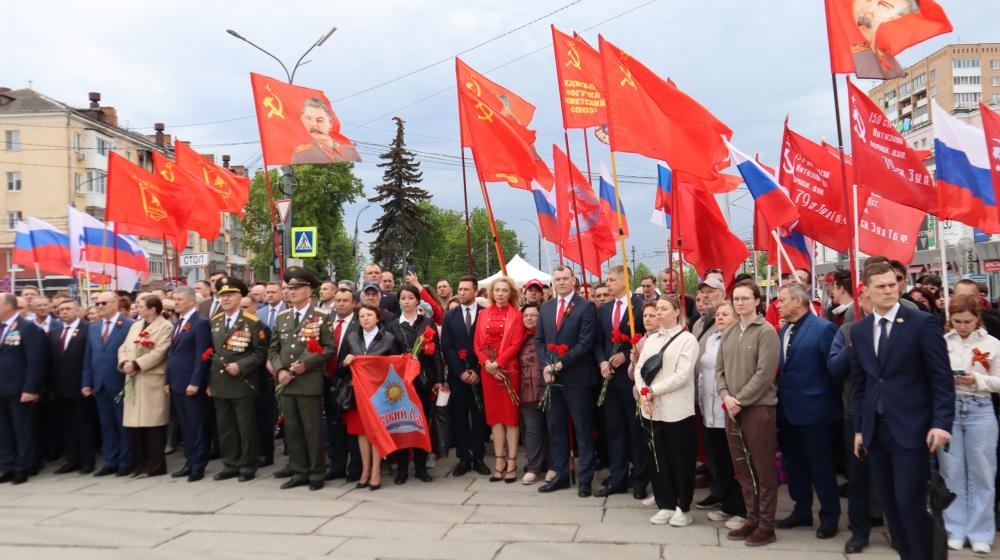 Над Орлом вновь Красное знамя «За Родину! За Сталина!»