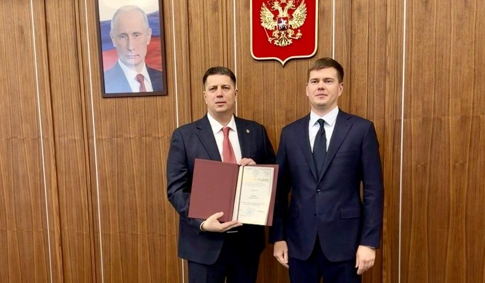 Приморский край. Кандидат в члены ЦК КПРФ Андрей Акимов награждён Почётной грамотой Министерства строительства и жилищно-коммунального хозяйства РФ