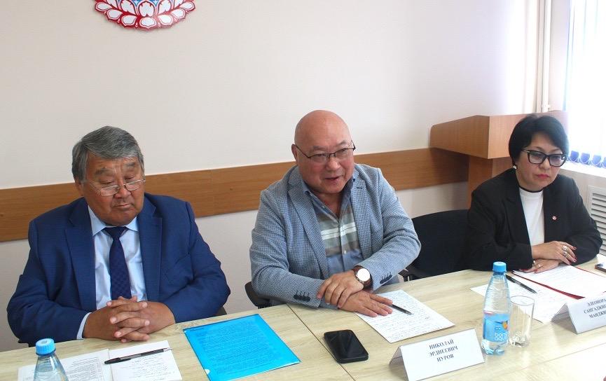Первый секретарь Калмыцкого рескома партии Николай Нуров принял участие в заседании круглого стола  «Калмыкия – место силы»