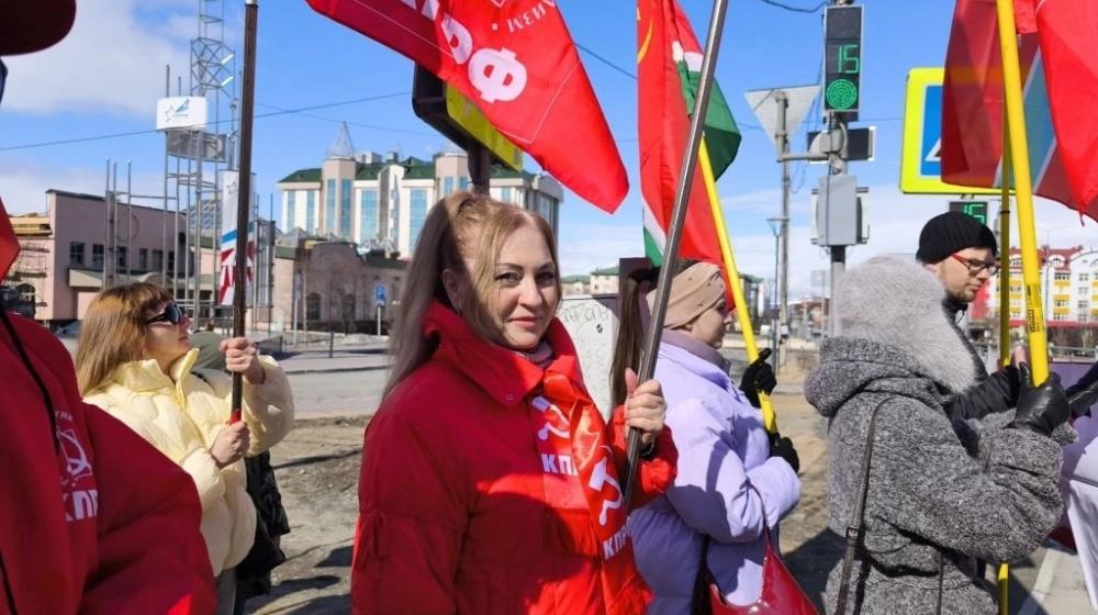 Ямало-Ненецкий АО. В Салехарде прошла Первомайская демонстрация