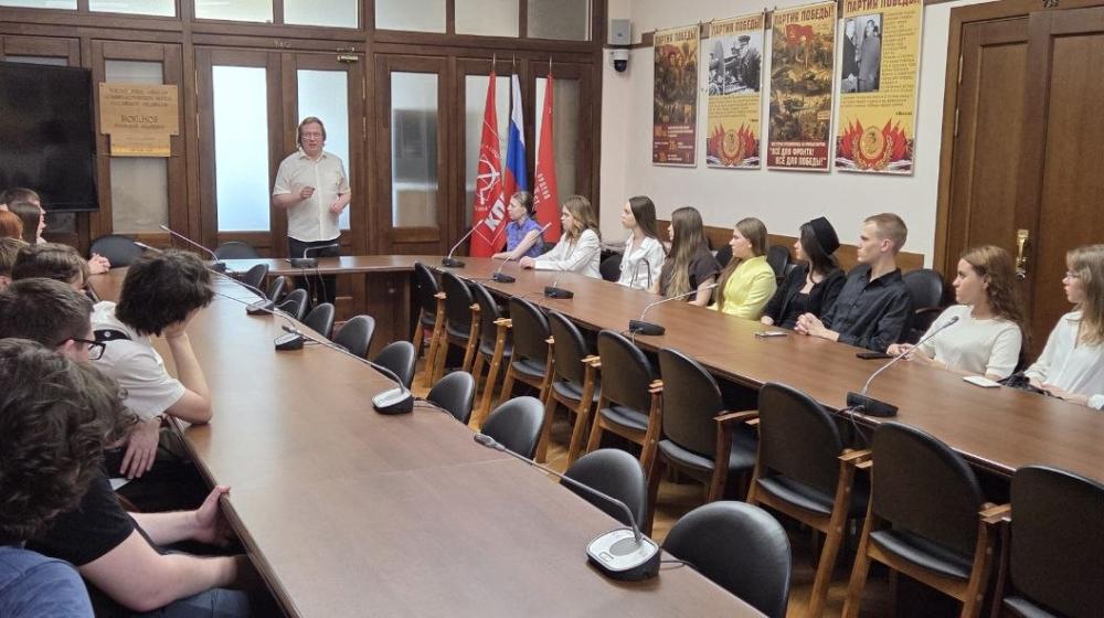 «Партия Победы»: юные москвичи и студенты прикоснулись к истории подвига советского народа
