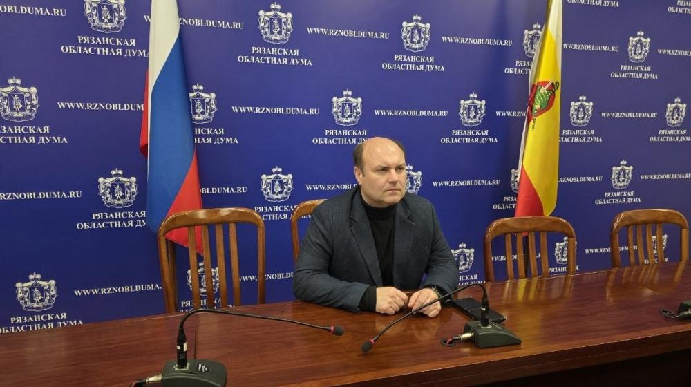 «Программа Победы» КПРФ в действии: депутат Рязанской облдумы Денис Сидоров взял на контроль строительство детской поликлиники в посёлке Тума