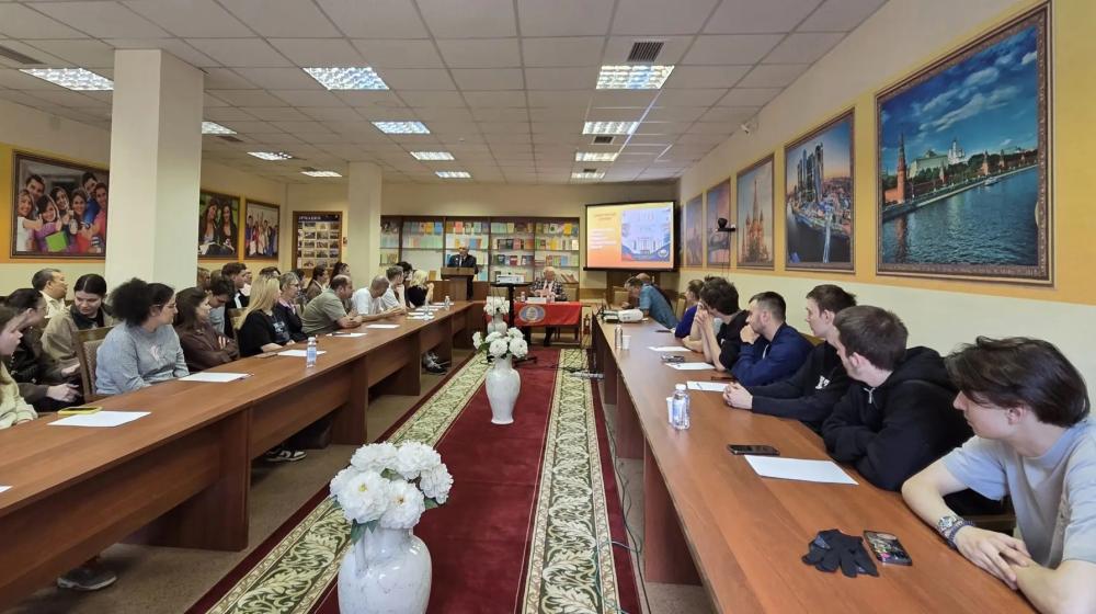 М.Н. Берулава совместно с педагогами Университетского колледжа «Московского инновационного университета» в Москве провел открытый урок со студенческим активом