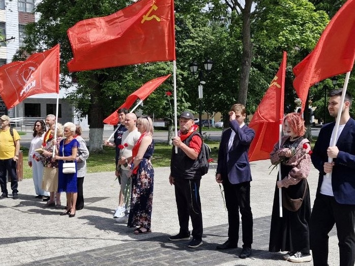 В Пензе коммунисты отметили День русского языка