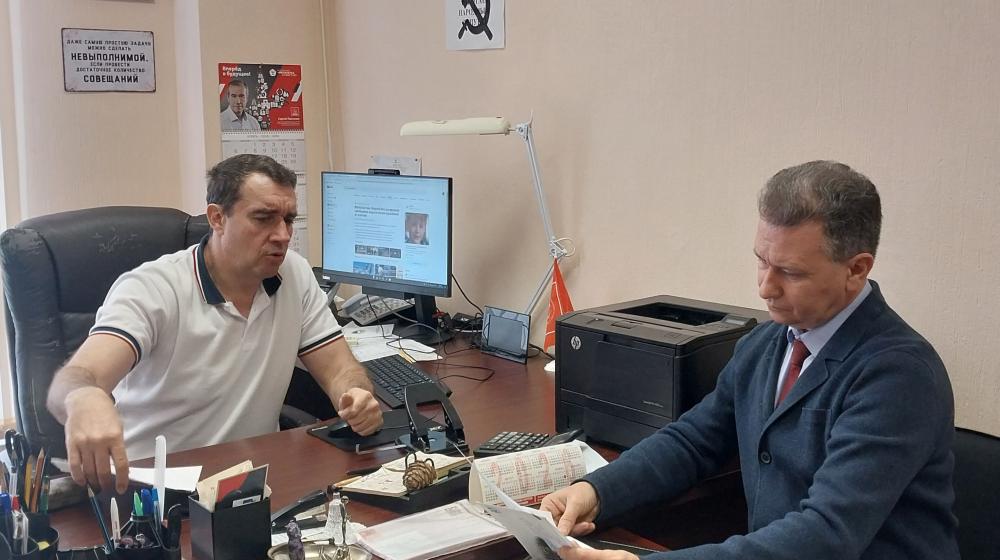 Первый секретарь КПРФ Балаково Вячеслав Башмаков встретился с руководителем фракции КПРФ в Саратовской Областной Думе А.Ю. Анидаловым