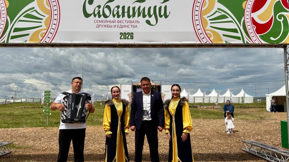 Сенатор А. Гибатдинов принял участие в фестивале «Сабантуй дружбы и единства»