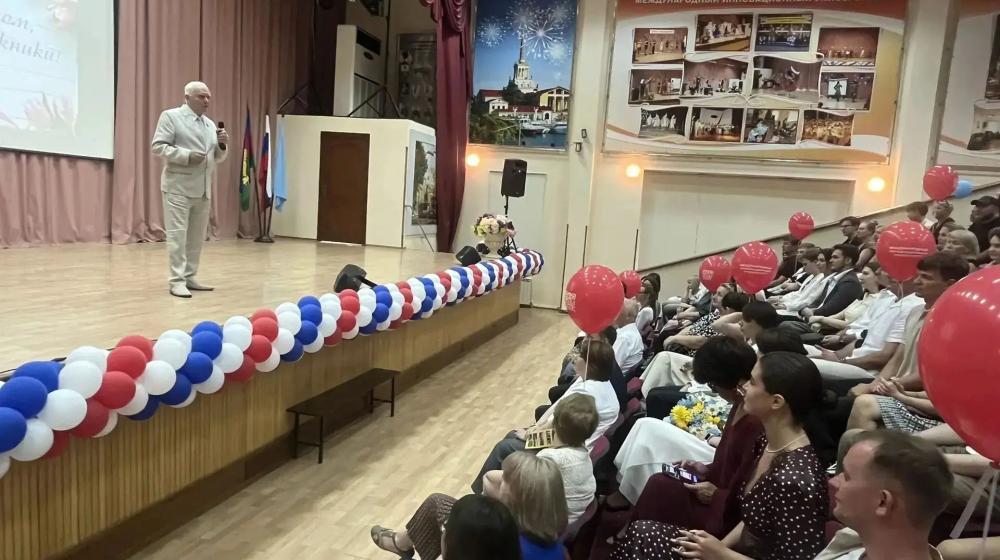М.Н. Берулава вручил дипломы выпускникам Международного инновационного университета и Академического колледжа