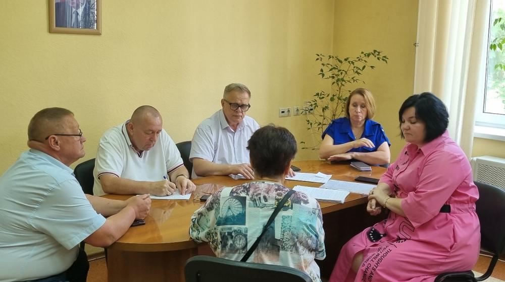 Руководитель фракции КПРФ в Мособлдуме Александр Наумов провел прием жителей в Домодедово