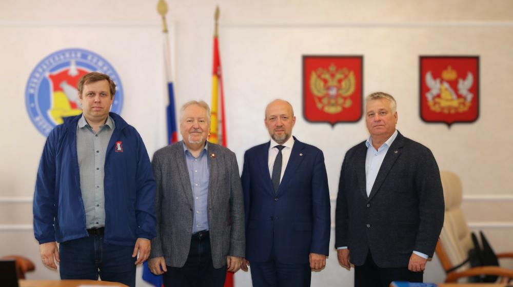 Сергей Обухов в Воронеже: встреча с руководителем облизбиркома, депутатские запросы по топливной проблеме и участие в работе бюро обкома КПРФ
