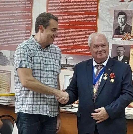 Александр Анидалов поздравил с юбилеем  председателя Объединённого совета ветеранов войны и труда, члена комитета БМО КПРФ В.С. Горенкова