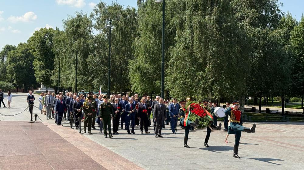 Иван Мельников принял участие в церемонии возложения венка в честь Дня Независимости Беларуси и 82-й годовщины освобождения страны от немецко-фашистских захватчиков
