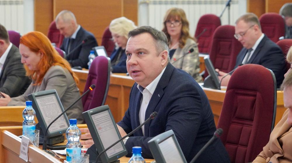 Роман Кобызов: «Одними только дальневосточным гектаром и маткапиталом проблему демографии в Приамурье не решить»
