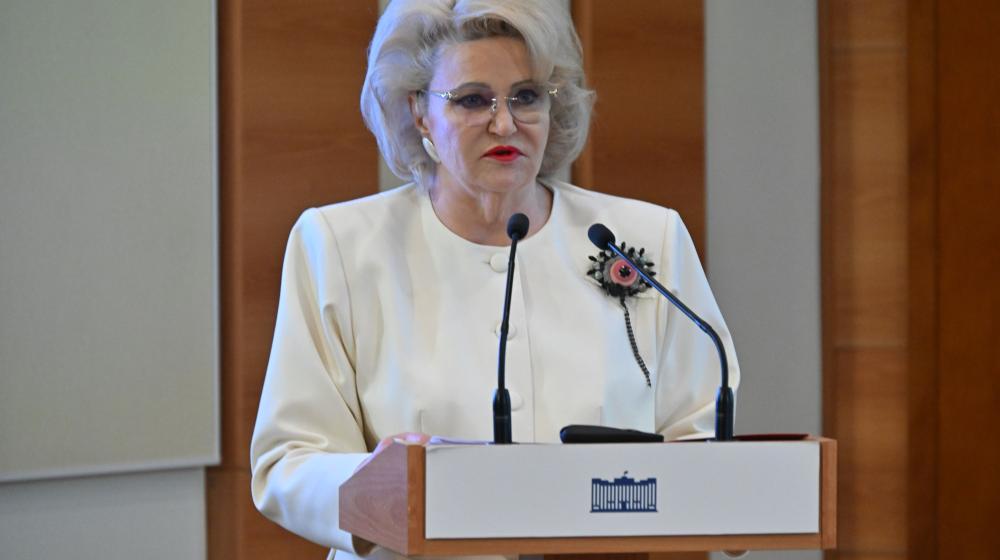 Нина Останина: Главное в работе Комитета Думы по защите семьи - судьбы людей