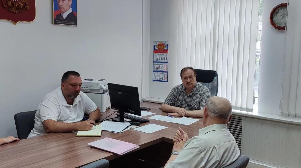Курская область. Депутат-коммунист Александр Анпилов добивается помощи ветерану, оставшемуся без жилищного сертификата