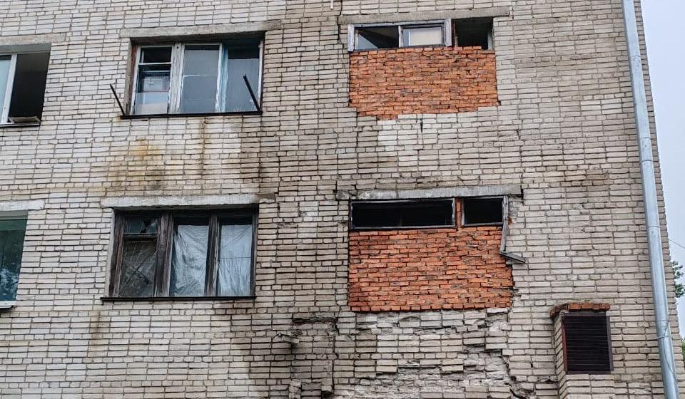 Из депутатской почты А.В. Корниенко. Аварийное жильё в Биробиджане: СК и прокуратура не сошлись в подходах