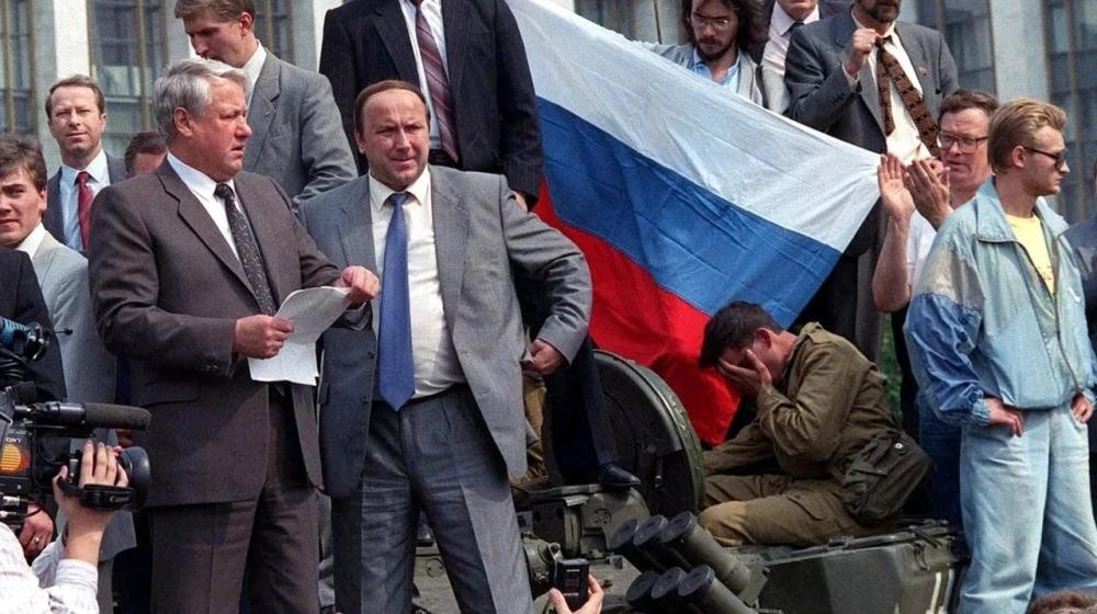 Дата в истории. 19 августа 1991 г. в СССР было объявлено о создании Государственного комитета по чрезвычайному положению (ГКЧП)