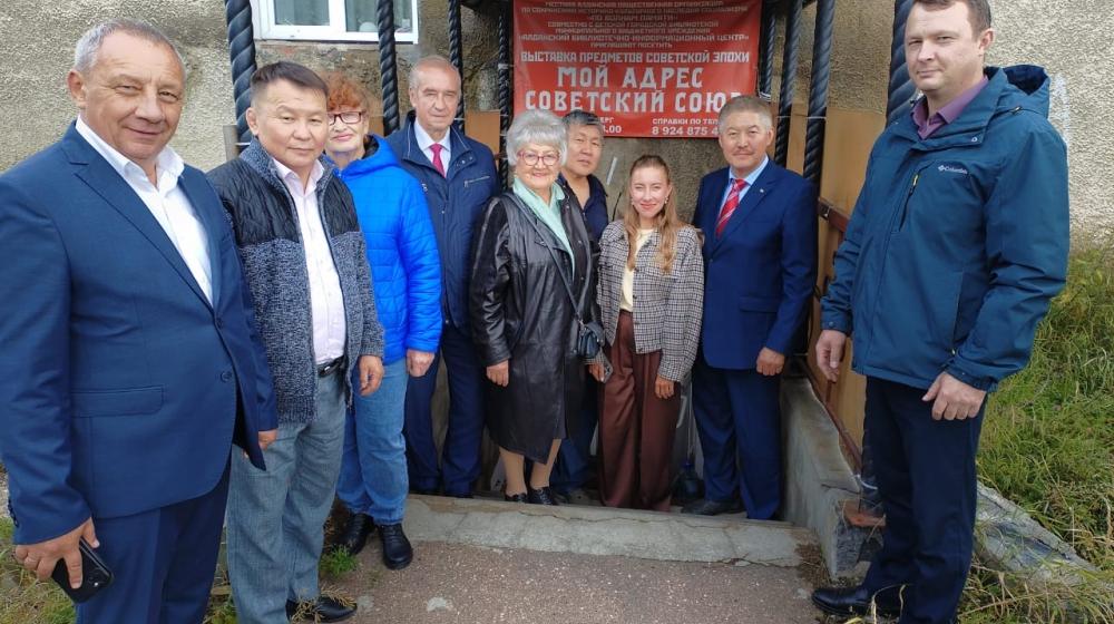 Сергей Левченко и Вячеслав Куличкин в Алдане: от партийного актива - к открытому разговору с жителями