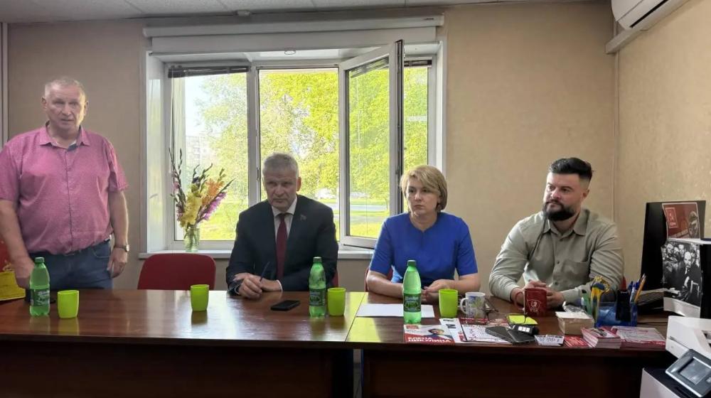 Курс на Победу: Коммунисты Новокузнецка обсудили стратегию работы с Алексеем Куринным