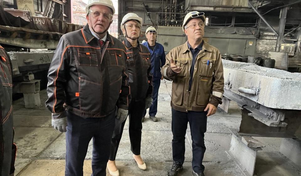 Промышленное сердце Кузбасса: депутат Государственной Думы Николай Коломейцев посетил Новокузнецкий завод ферросплавов