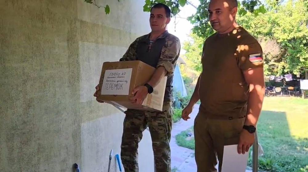 Херсонские коммунисты поздравили десантников с Днём Воздушно-десантных войск