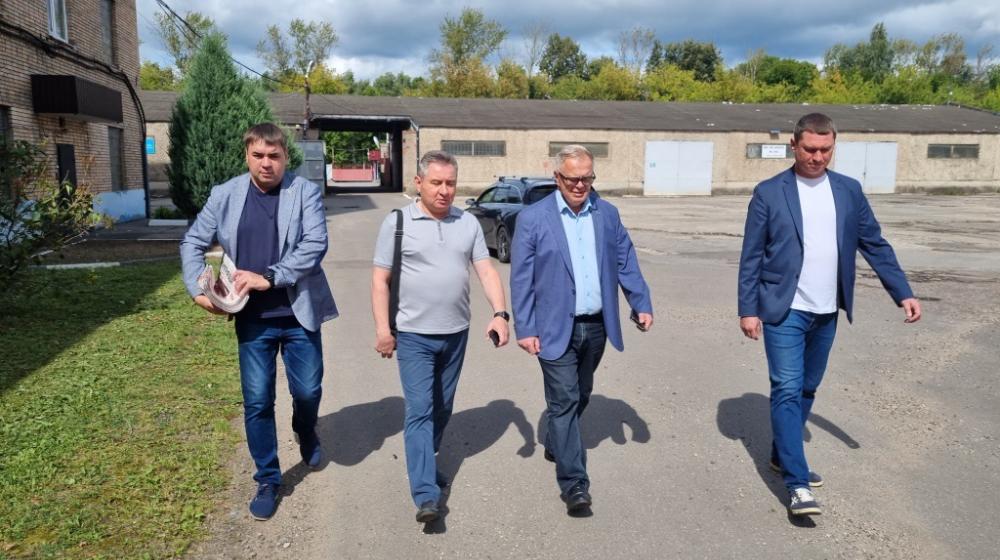 Руководитель фракции КПРФ в Мособлдуме Александр Наумов встретился с коллективом Чеховского регенераторного завода