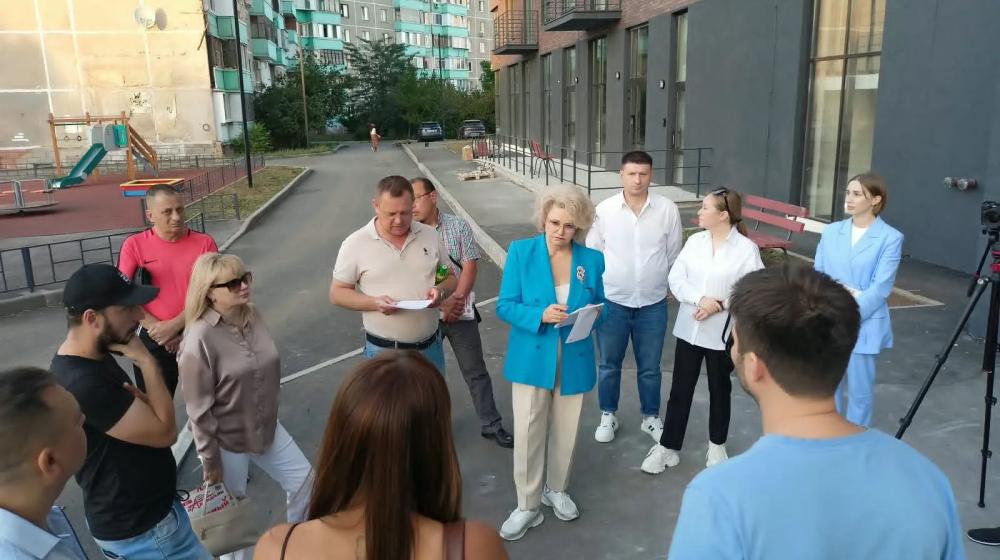 «Ирония судьбы» по-оренбургски: Нина Останина и команда КПРФ встали на защиту новосёлов, обманутых застройщиком с заграничными корнями