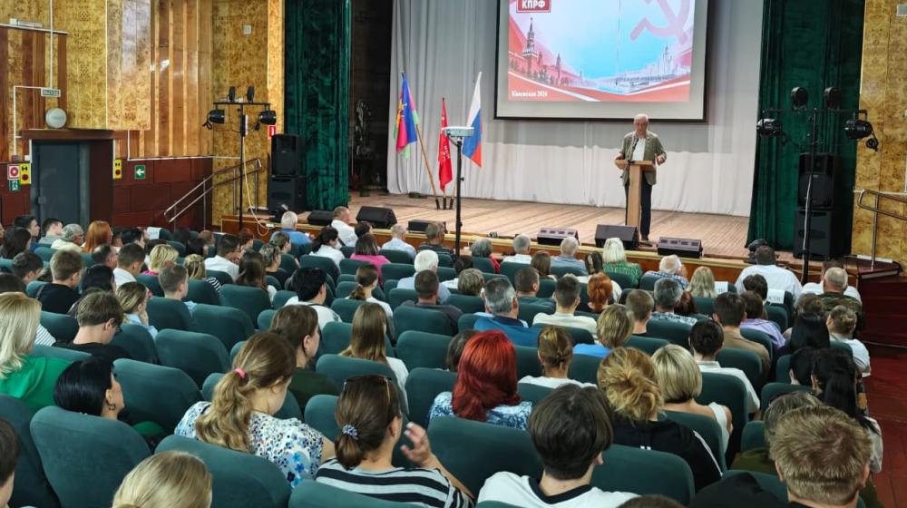 Краснодарский край. Коммунист-депутат Госдумы Н.И. Осадчий провел встречи с избирателями и активом КПРФ в станице Каневской