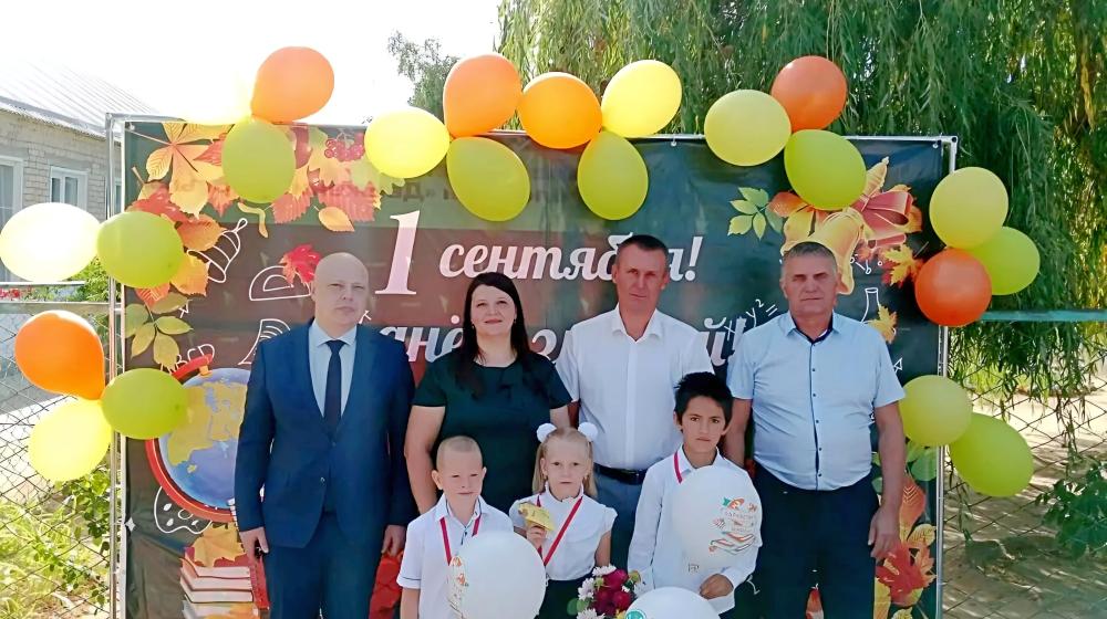 Депутаты-коммунисты поздравили школьников Волгоградской области с Днем знаний
