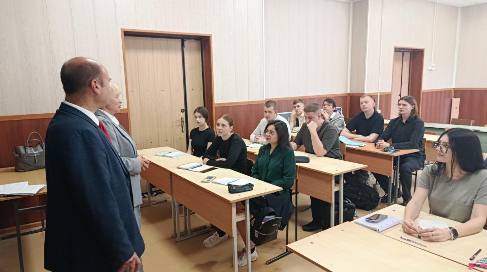 Рязанская область. Депутаты-коммунисты встретились со студентами-первокурсниками