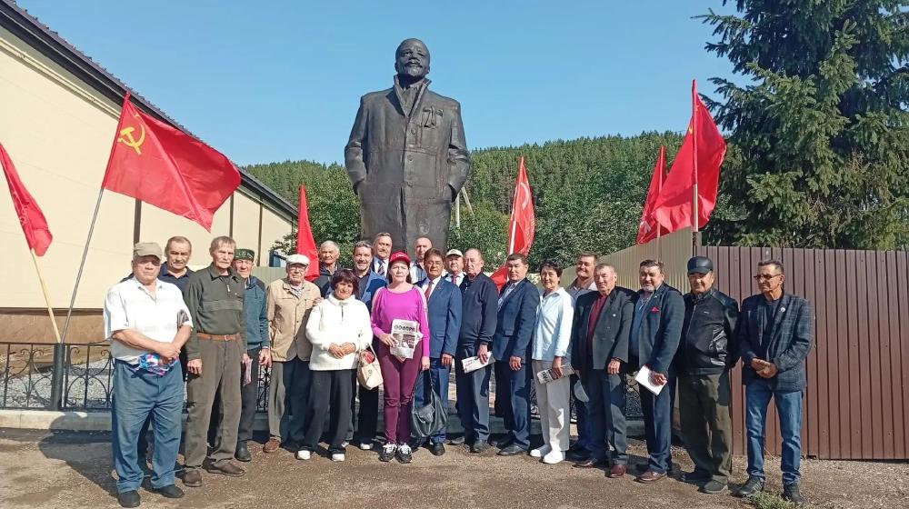 При поддержке Александра Ющенко удалось восстановить памятник Ленину в Стерлибашево