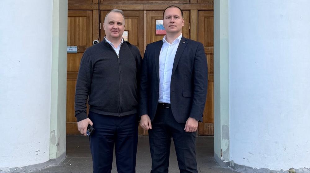 Санкт-Петербург. Кандидаты в депутаты Госдумы С.А. Аниховский и Е.В. Михайлов посетили избирательные участки Колпинского района