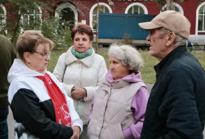 Депутаты-коммунисты Ольга Алимова и Владимир Есипов провели встречу с избирателями
