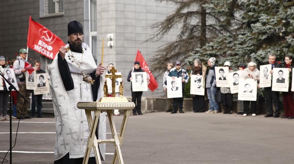 Москва. Репортаж о прошедших траурных мероприятиях по погибшим в Останкино 3 октября 1993 года