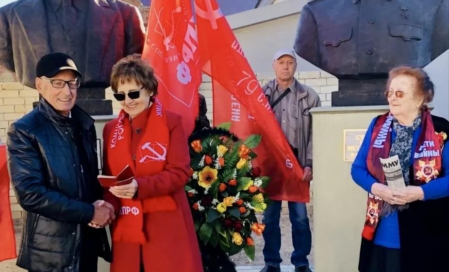 В Ровенском районе Саратовской области почтили память основателей Советского государства в преддверии 108-й годовщины Ленинского комсомола