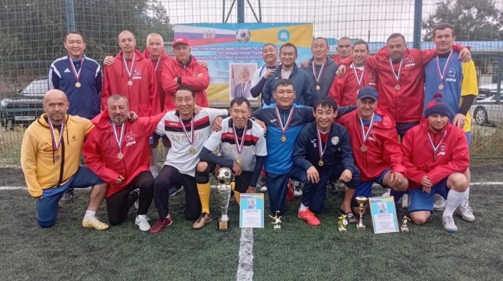 Ставрополь. Футбол: команда «КПРФ» в тройке лидеров